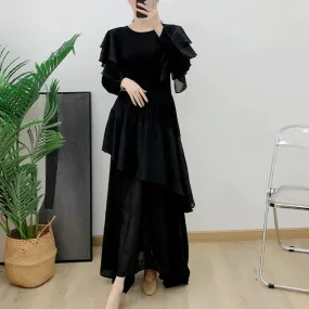 Kleid mit unregelmäßigem Saum und Temperament